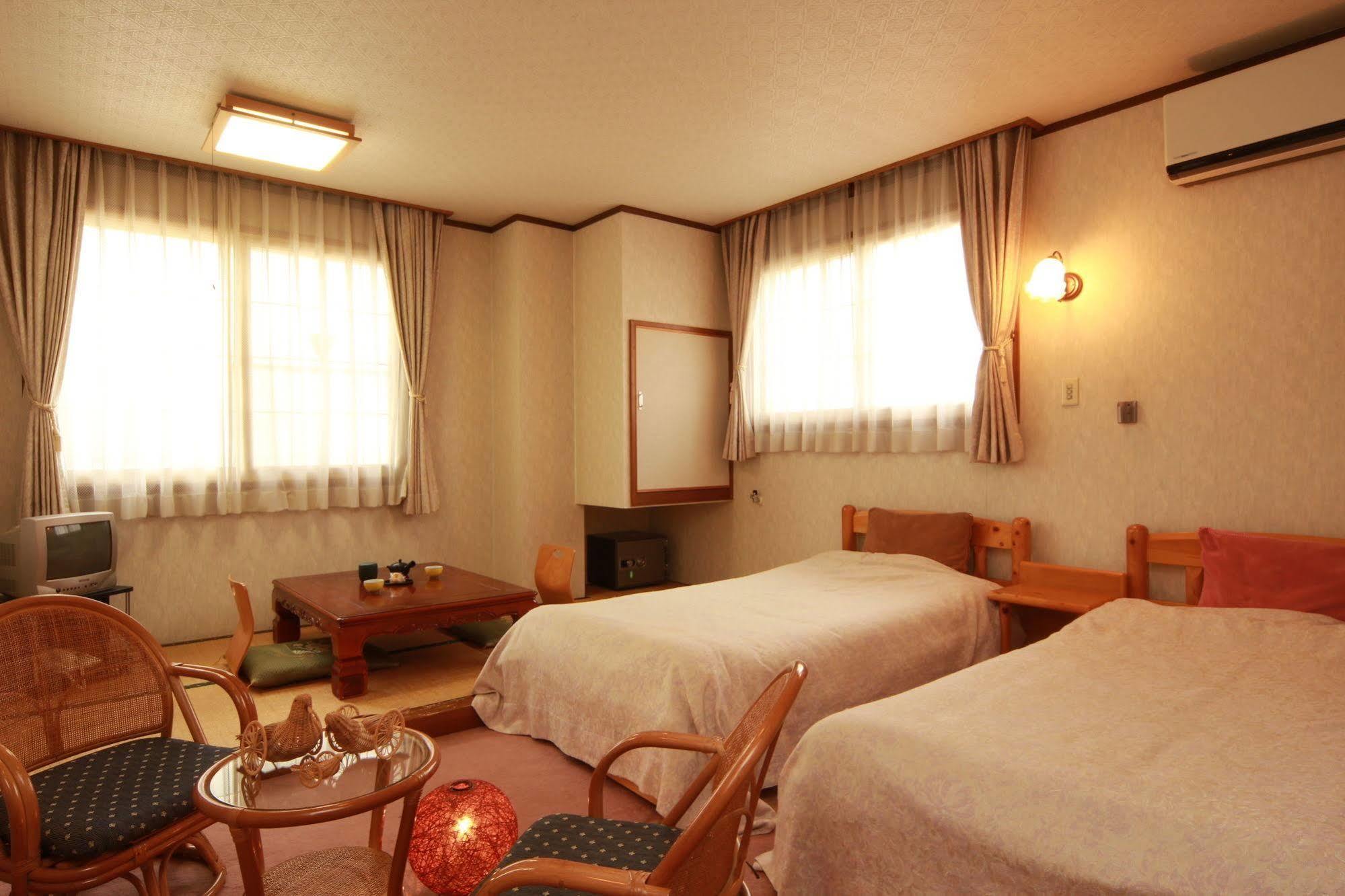 Hatoguruma Kawabata Nozawaonsen Bagian luar foto