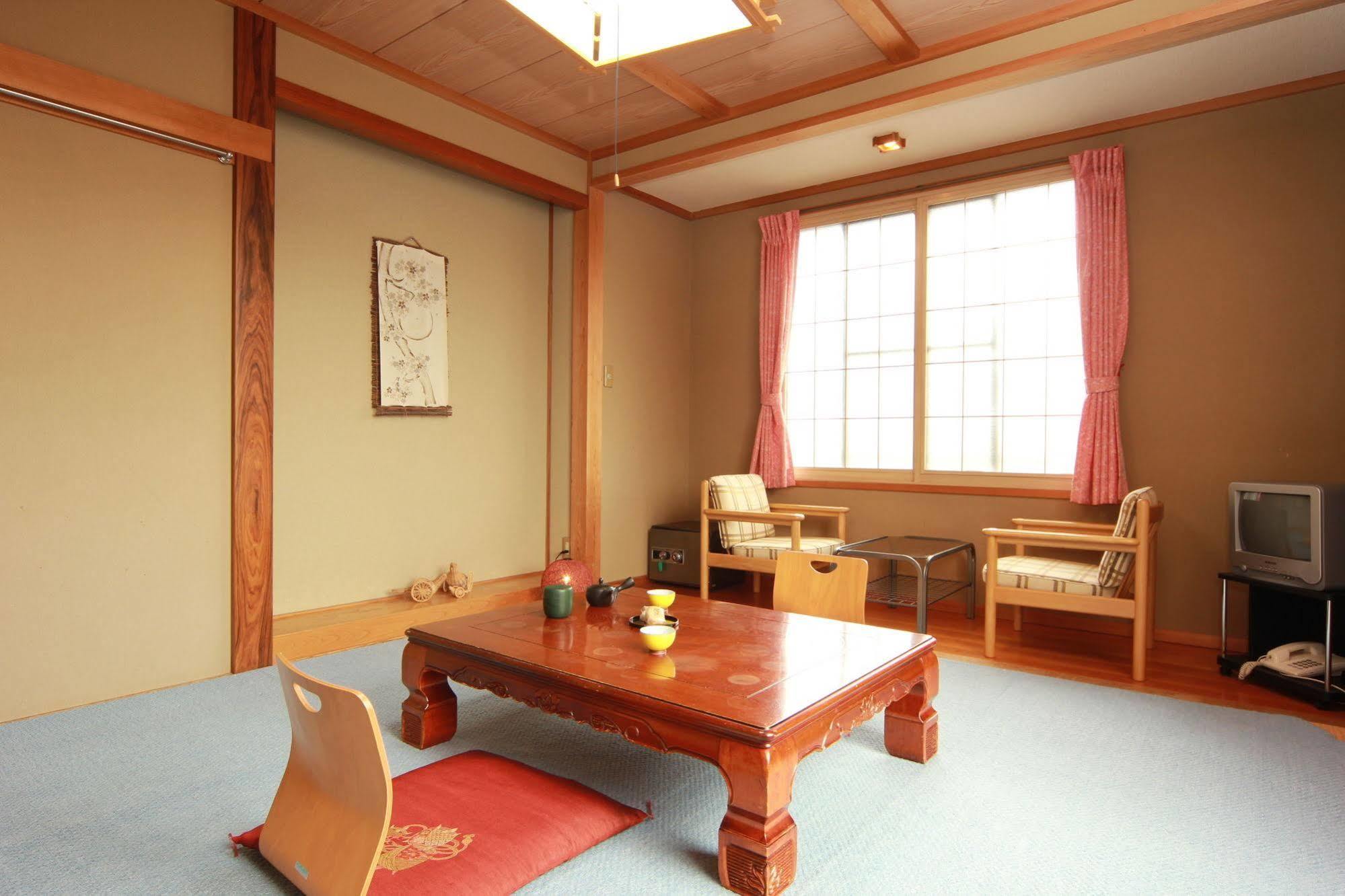 Hatoguruma Kawabata Nozawaonsen Bagian luar foto